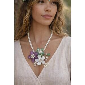 Handcrafted Pearl Floral Cluster Necklace – Vintage Inspired Jewelry